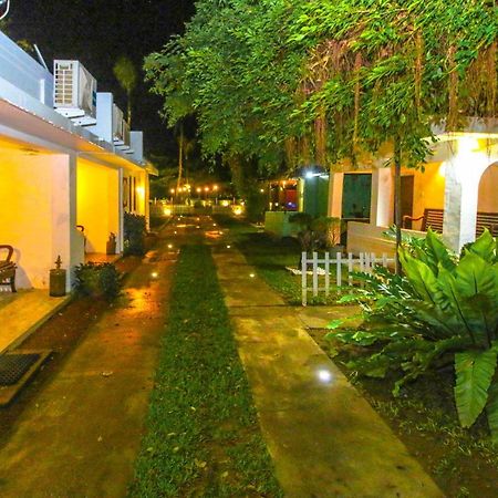Hotel Nawathana Matara Buitenkant foto