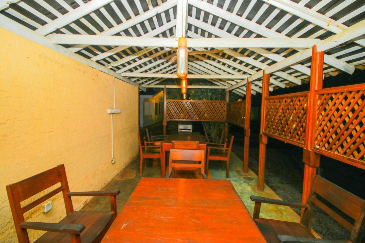 Hotel Nawathana Matara Buitenkant foto