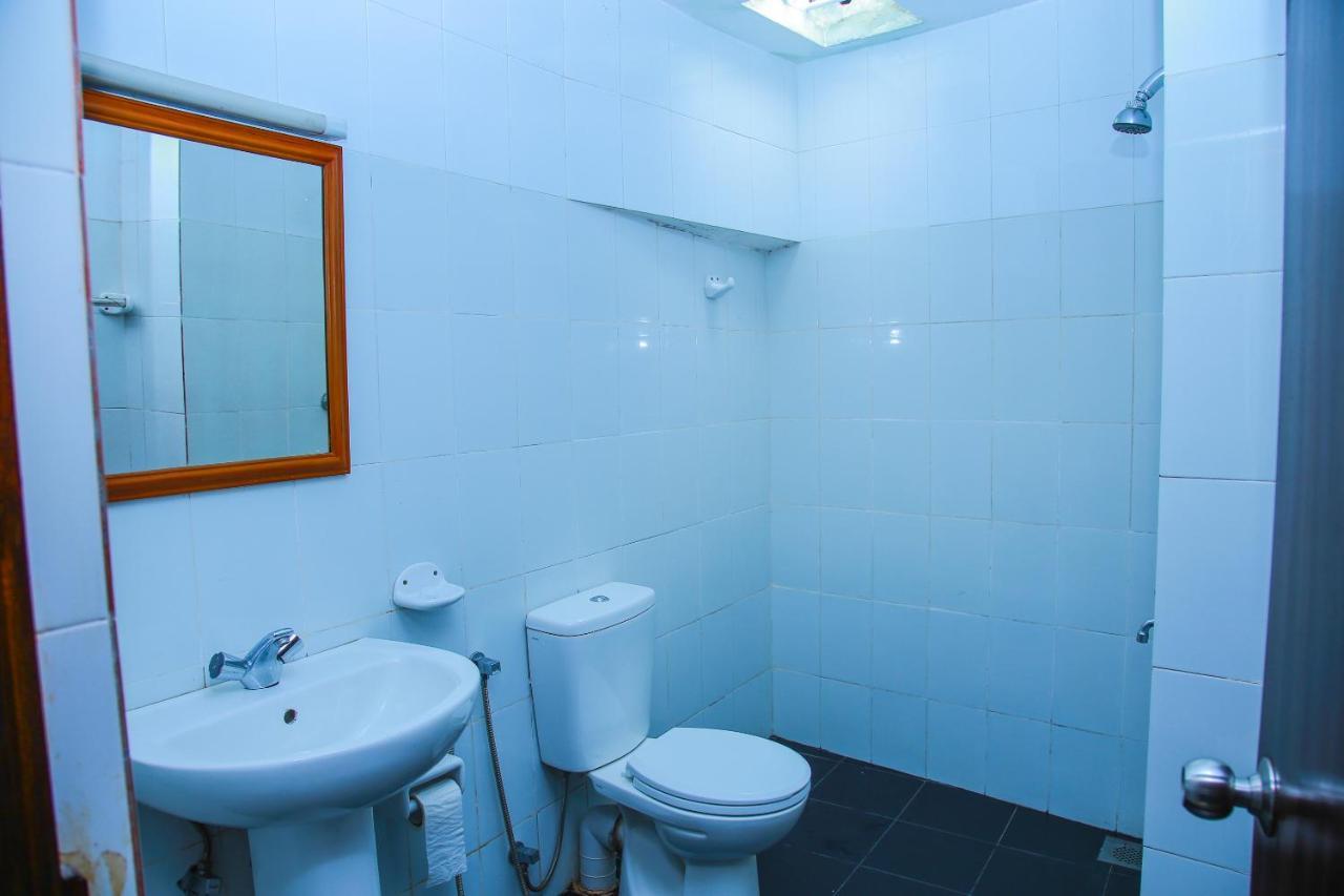 Hotel Nawathana Matara Buitenkant foto