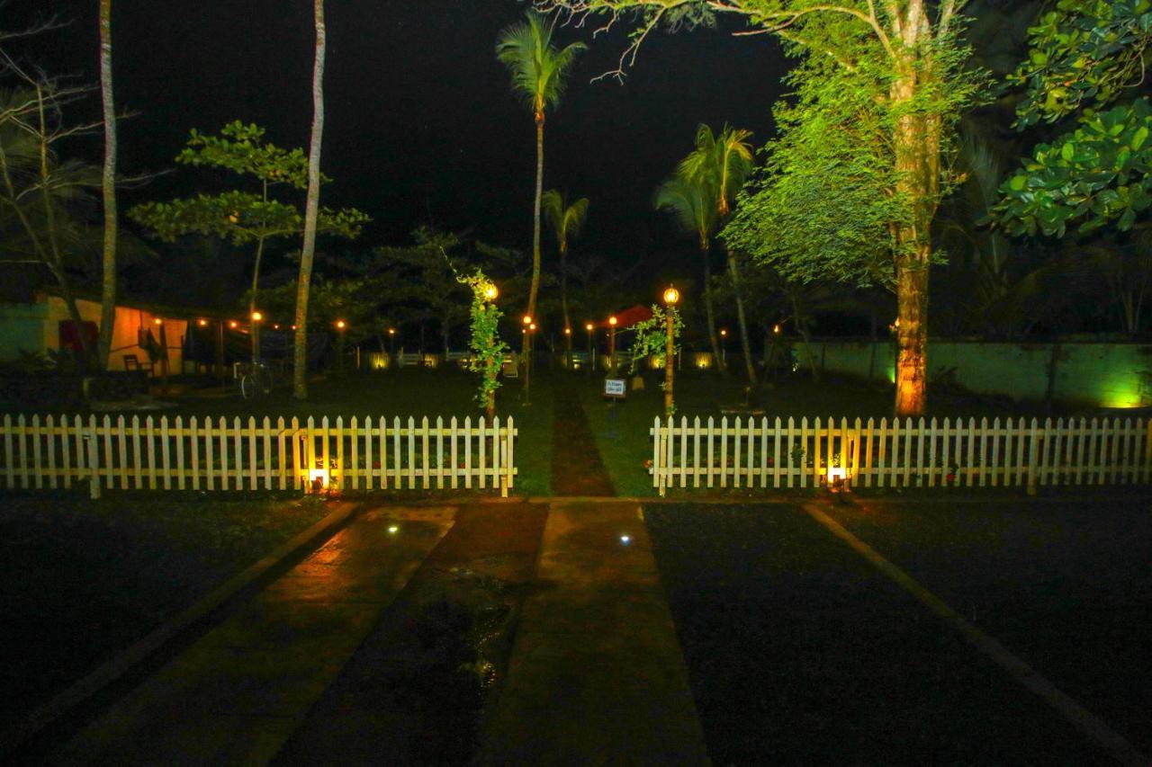 Hotel Nawathana Matara Buitenkant foto