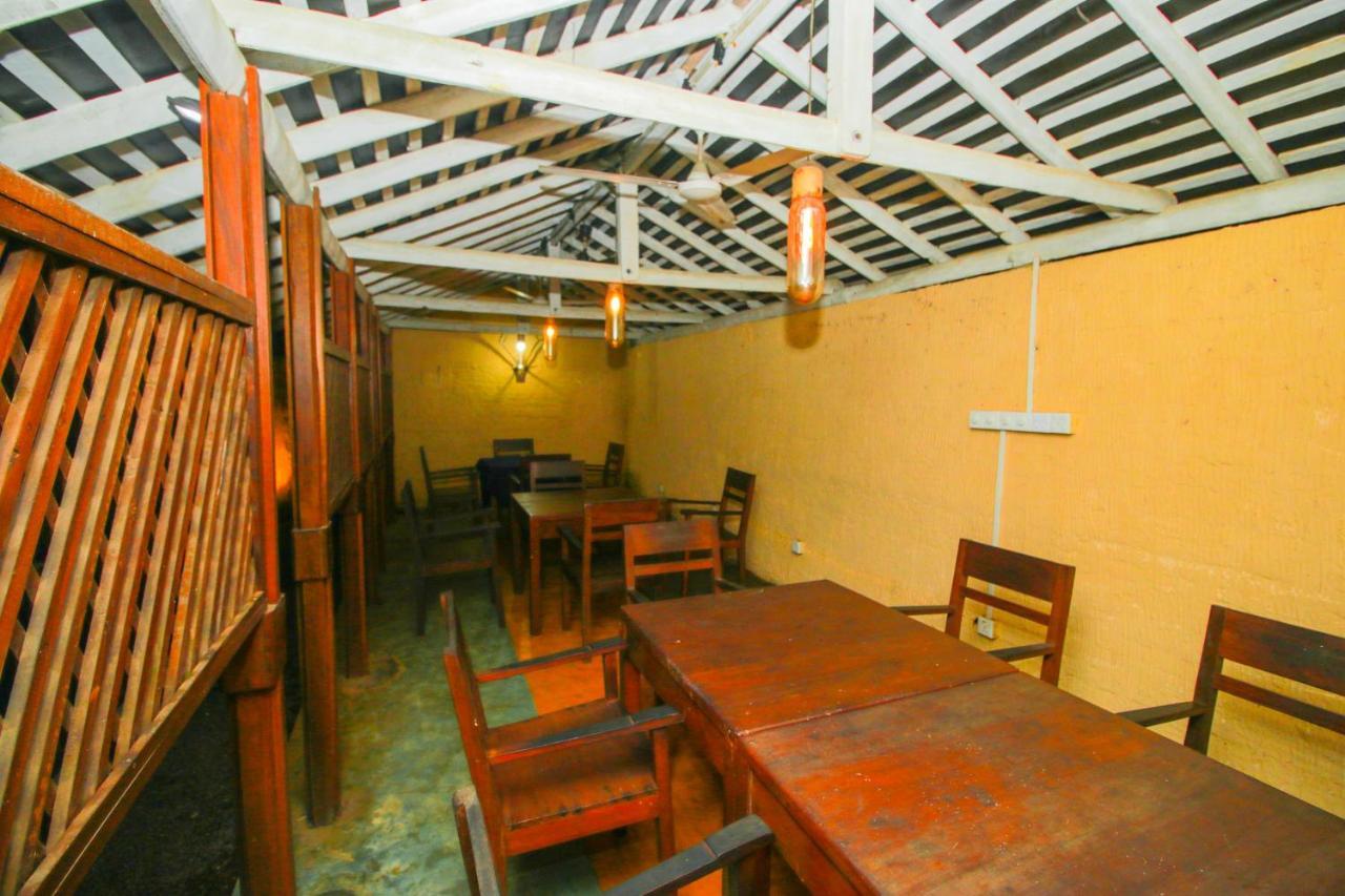 Hotel Nawathana Matara Buitenkant foto
