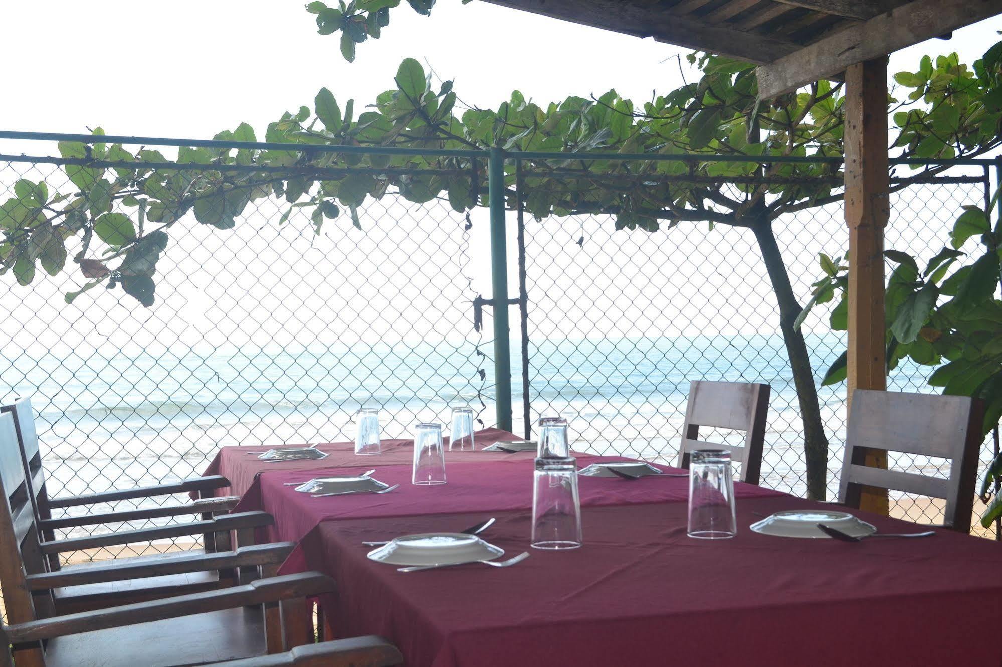 Hotel Nawathana Matara Buitenkant foto
