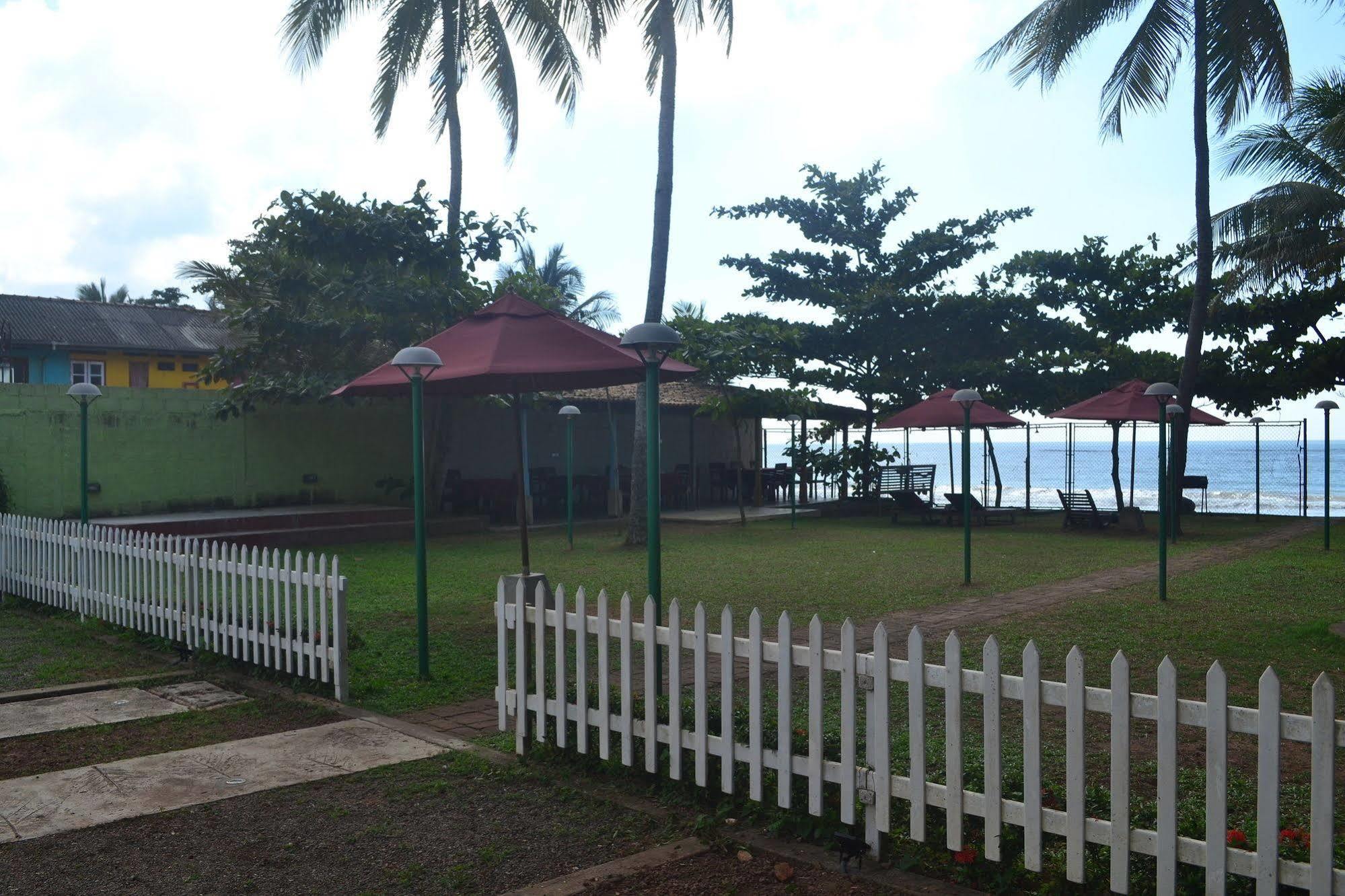 Hotel Nawathana Matara Buitenkant foto